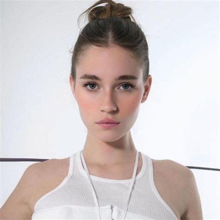 Anna Malygon Fapello: The Rising Star in the Spotlight