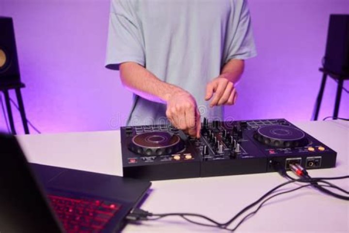 DJ TilluTreaming: The Rise of a Digital Music Sensation