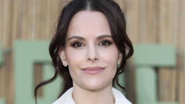 Emily Hampshire: A Rising Star in the World of Entertainment
