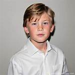 Exploring the Enigmatic Image of Barron Trump's Girlfriend