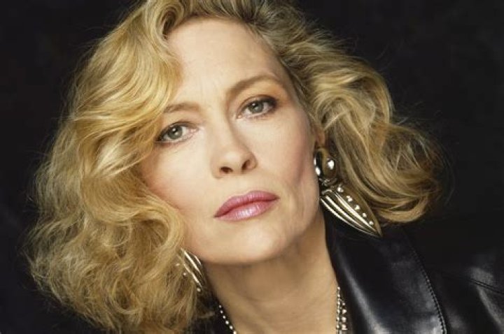 Faye Dunaway Education: A Comprehensive Exploration