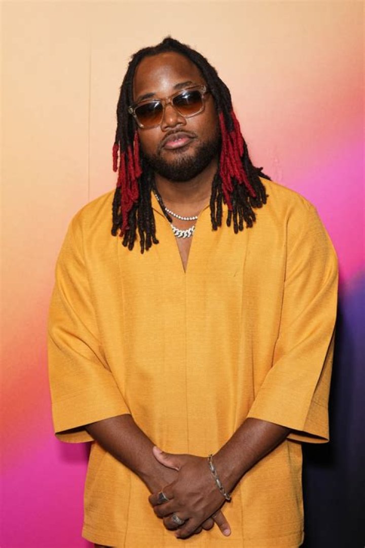 Leon Singer: A Rising Star in the Music Industry