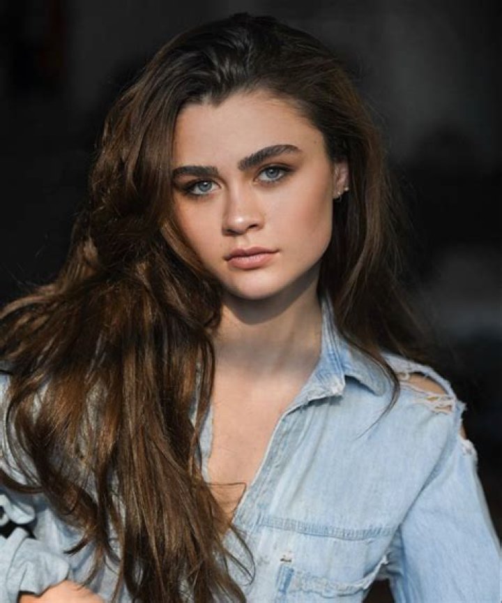Lola Mamoa: The Rising Star in the Entertainment Industry