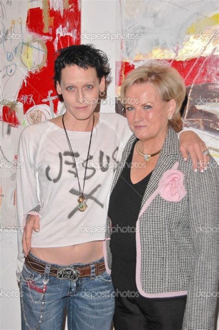 Lori Petty Married To: A Comprehensive Look Into Her Personal Life and Career