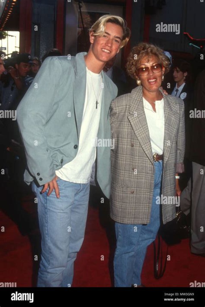 Mark-Paul Gosselaar and Mom: An Inspiring Journey