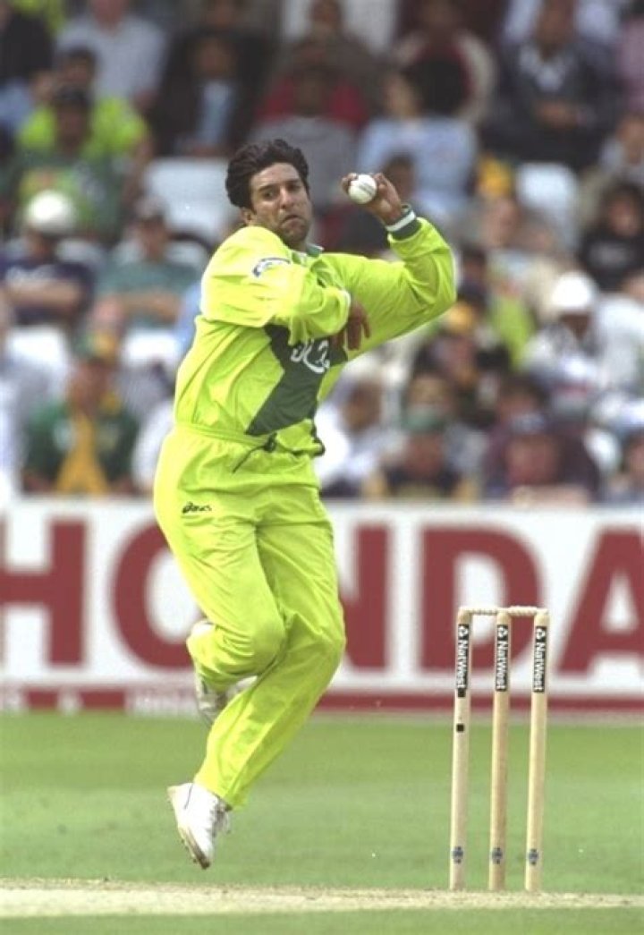 Wasim Akram Height in Feet: The Iconic Cricketer&rsquo;s Stats and Achievements